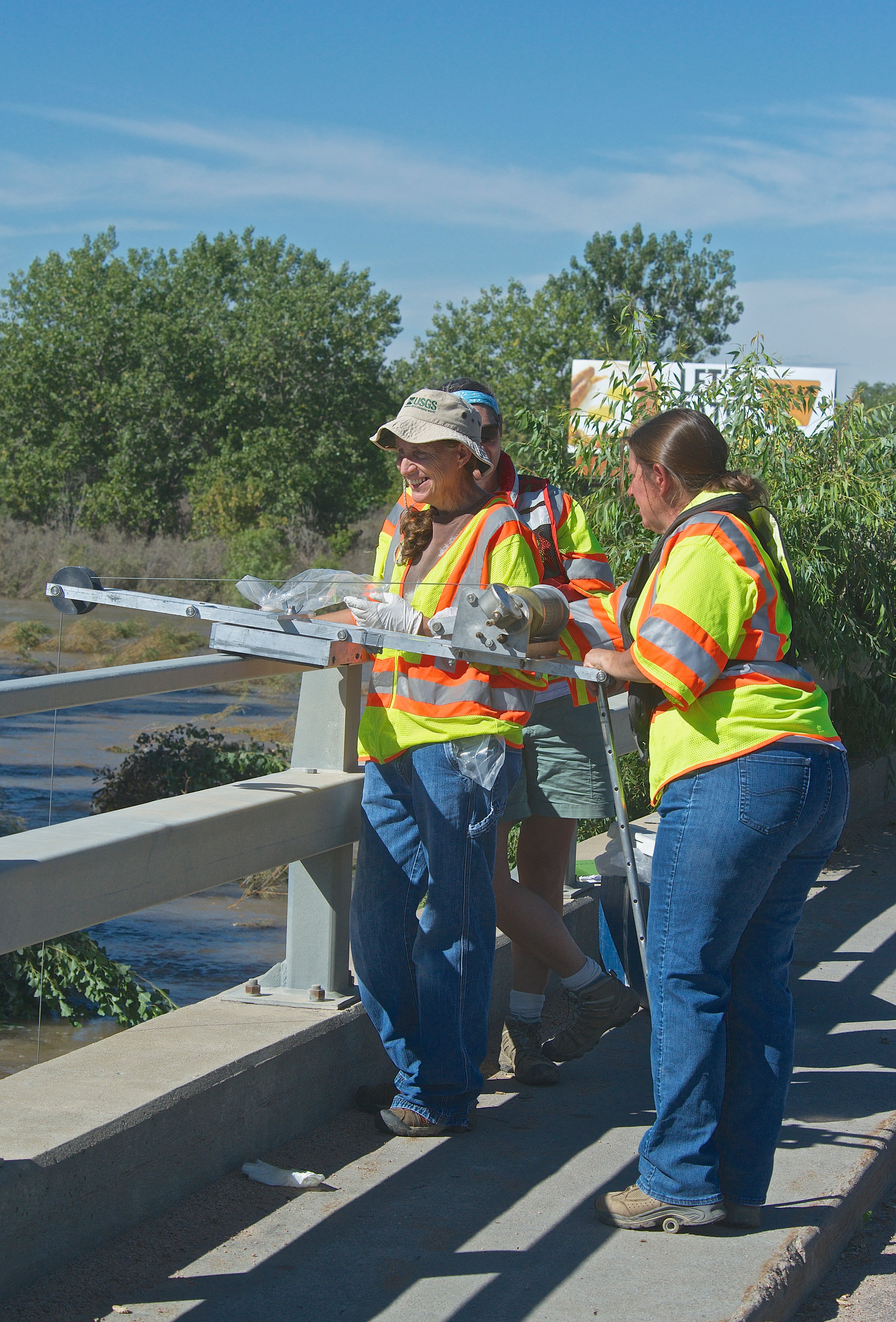 USGS Measuring S. Platte in Sterling (9-23-13)